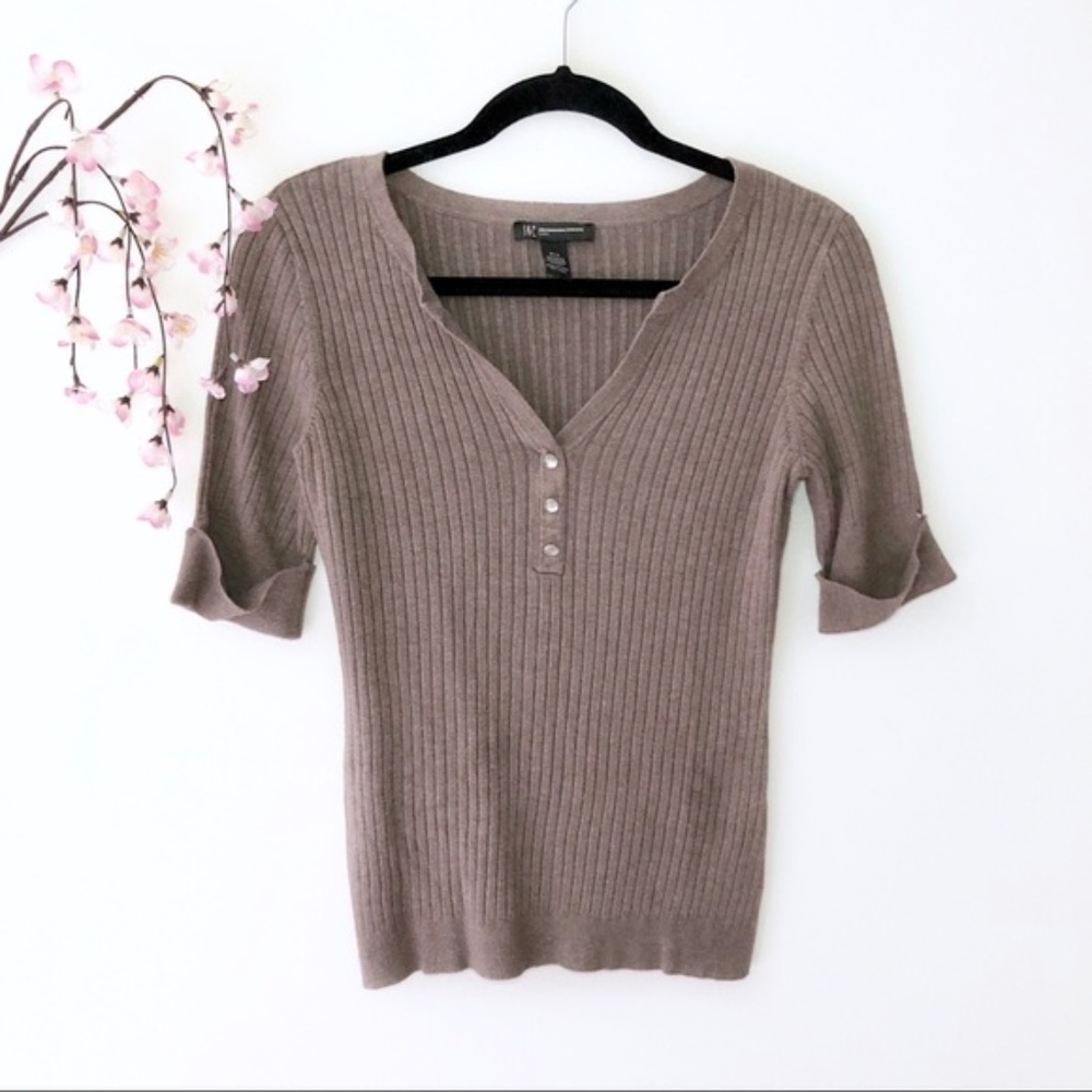 ❗️SOLD❗️INC Brown Ribbed V-Neck Top
